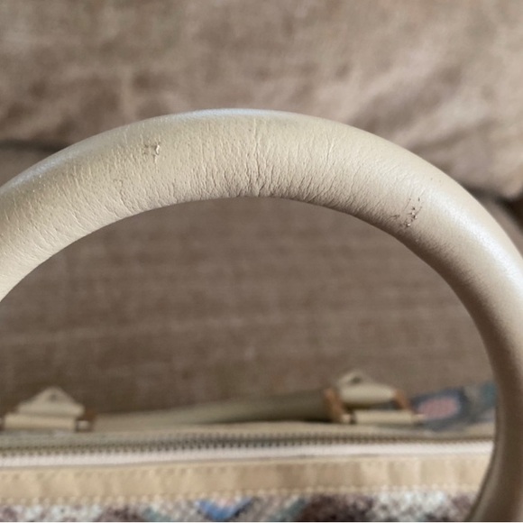 Kelly Wynne Handbag - Picture 8 of 9